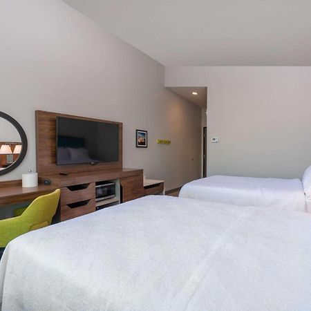 Hampton Inn Riverside March Air Force Base, Ca Ngoại thất bức ảnh